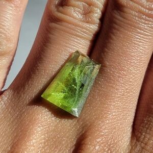 Elegant Green Gemstone Ring